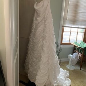 Stunning Ruched Wedding Gown!  Size 10.